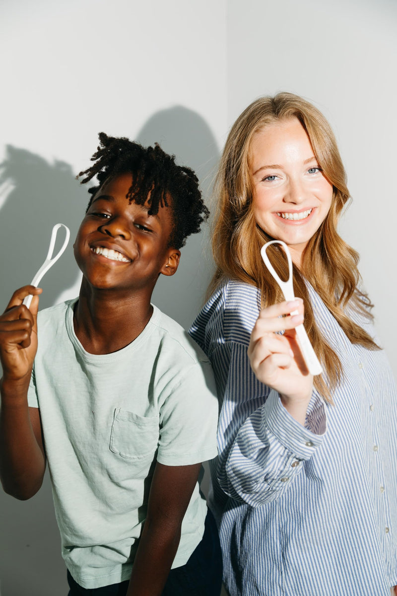 [Australia] - Ergonomic Tongue Scraper - Dentist-Developed Tongue Cleaner for Adults - Gentle Stylish Tongue Scrubber for Oral Care, Dental Hygiene - Large 