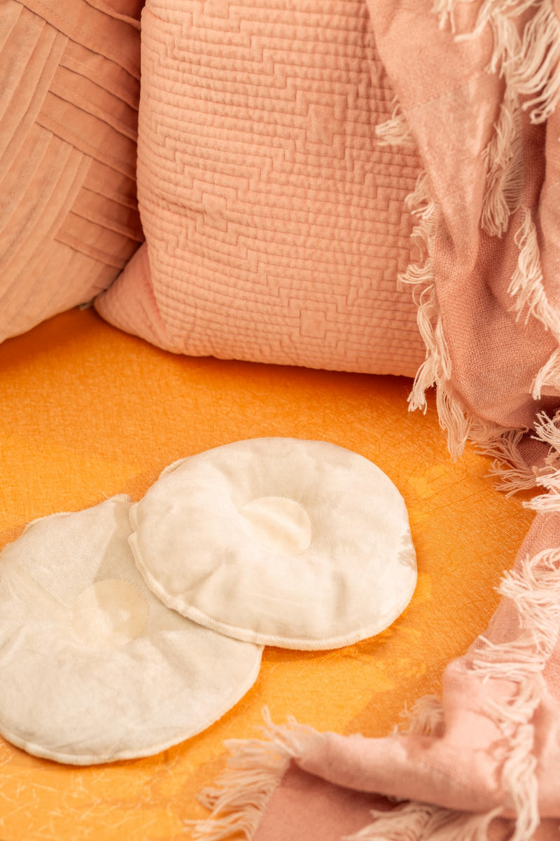 [Australia] - Bamboobies Women’s Soothing Nursing Pillows, Natural, Heating Pad or Cold Compress for Breastfeeding, Made in the USA 