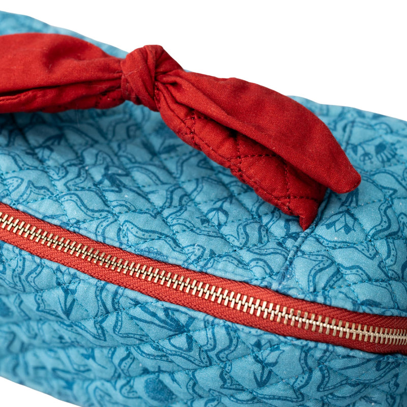 ban.do Getaway Quilted Toiletry Bag with Bow Handle and Satin Interior (Flowers and Bows)