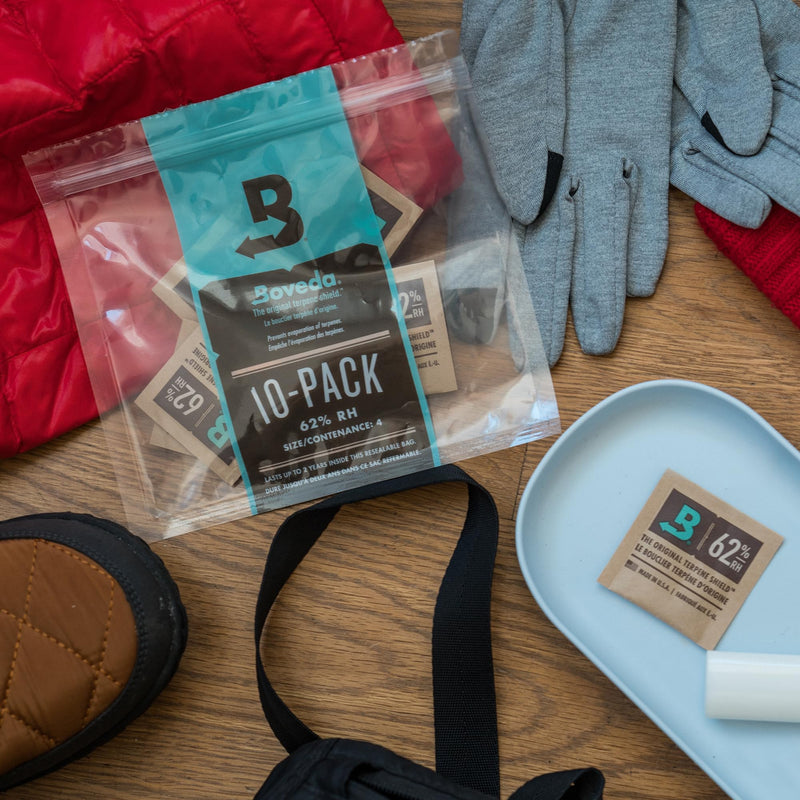 [Australia] - Boveda 62% Two-Way Humidity Control Packs For Storing ½ oz – Size 4 – 10 Pack – Moisture Absorbers for Small Storage Containers – Humidifier Packs – Hydration Packets in Resealable Bag 62% (More Sticky) 