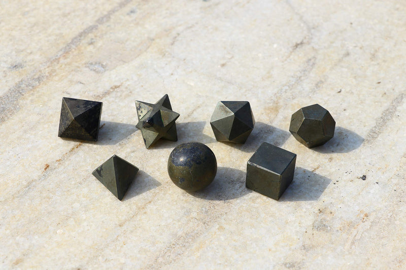 Crocon Golden Pyrite 7 Pcs Crystals Geometry Set Platonic Solids Stone | chakra Sacred Geometric Stones for Meditation Reiki Balancing Healing Chakra Stone Cleansing Spiritual Good Luck (15-20 mm) Set of 7