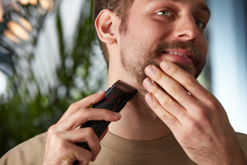 [Australia] - GRUNDIG MGK 9030 ProClub multi-hair cutting set, BeardCare sensor, wet & dry use, with Li-Ion battery technology, cutting set with titanium coating, matt black/red 