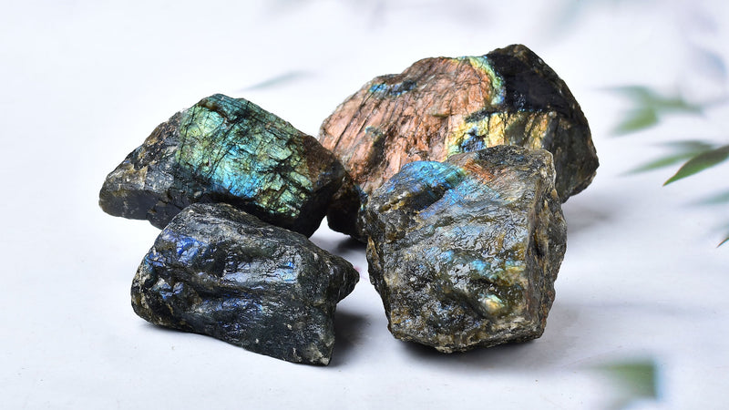 Raw Labradorite Stone Blue Rough Labradorite Rock Healing Crystal and Stone for Tumbling Meditation 0.6-0.8 Pound