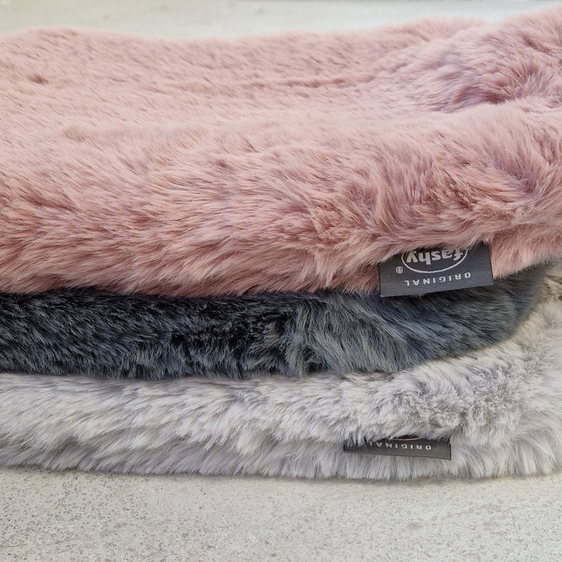 [Australia] - Fashy hot water bottle with cover made of high-quality imitation fur, 2.0L alabaster 