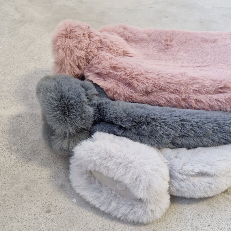 [Australia] - Fashy hot water bottle with cover made of high-quality imitation fur, 2.0L alabaster 
