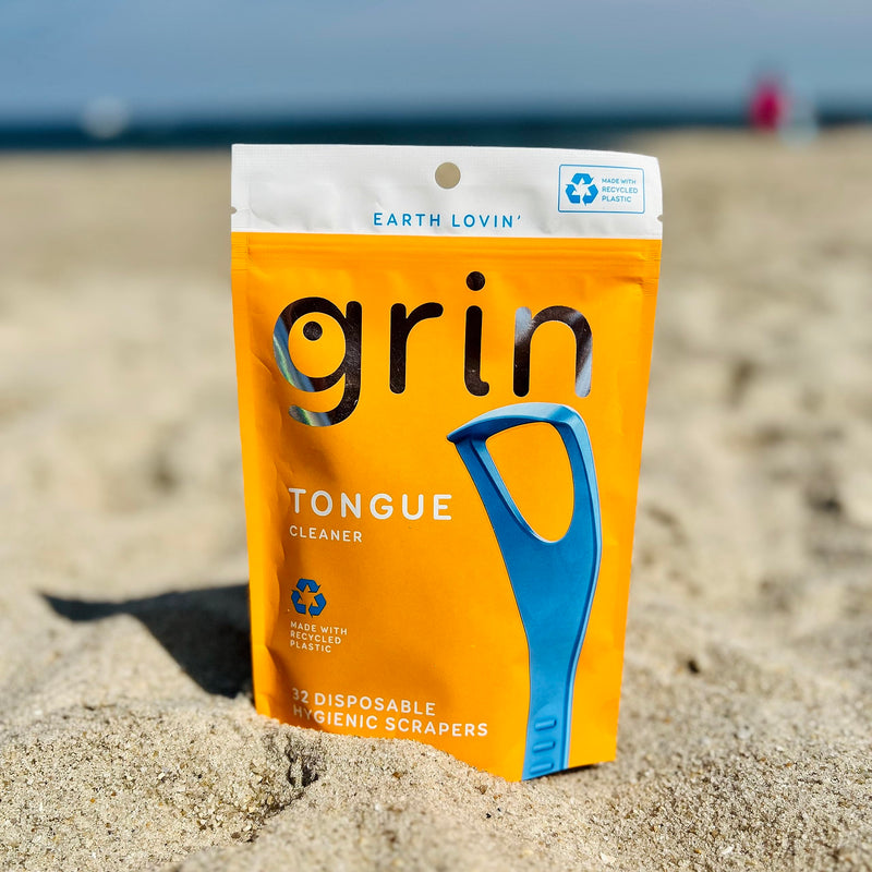 [Australia] - GRIN Tongue Cleaner, 32 Count, Disposable Tongue Cleaner, Hygienic Scraper, Recycled Plastic, Clean Tongue, Promote Fresh Breath, Includes Safe Fold- Back Tooth Pick 1 Pack 