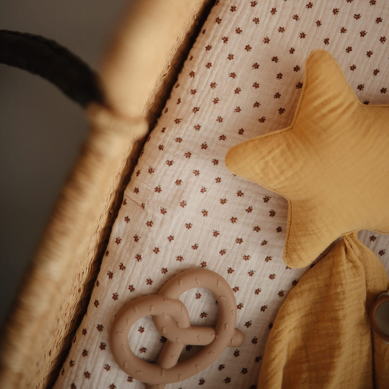 [Australia] - mushie Silicone Baby Teether Toy | Pretzel 