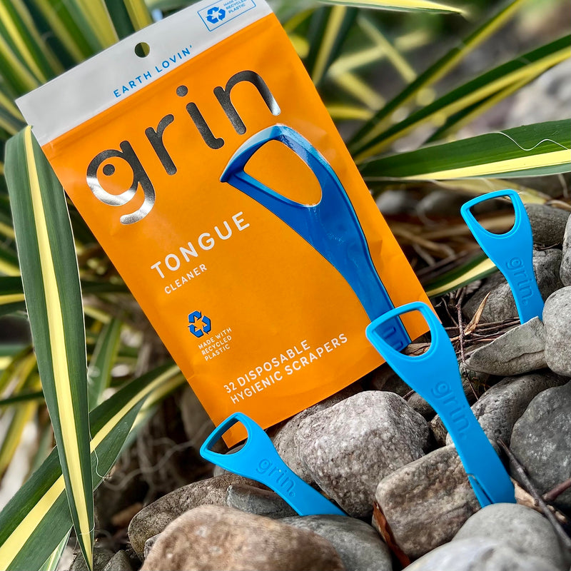 [Australia] - GRIN Tongue Cleaner, 32 Count, Disposable Tongue Cleaner, Hygienic Scraper, Recycled Plastic, Clean Tongue, Promote Fresh Breath, Includes Safe Fold- Back Tooth Pick 1 Pack 