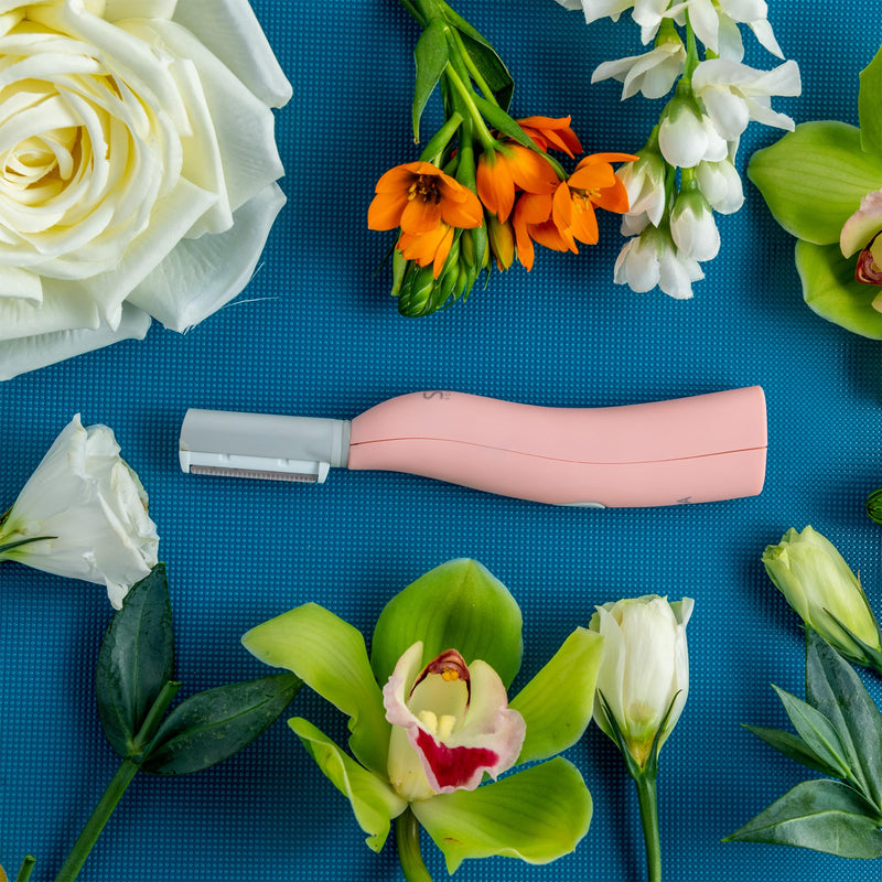 [Australia] - SPA SCIENCES - SIMA Patented Dermaplane Razor for Women Face – Painless 2-in-1 Facial Exfoliation & Peach Fuzz Hair Removal – Anti-Aging – 3 Speeds – Rechargeable – 7 Weeks Treatment Pink 