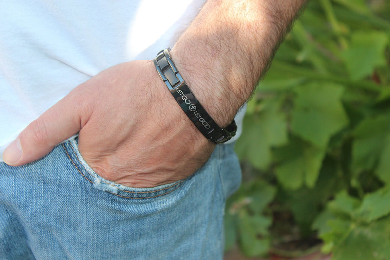 [Australia] - Let Go and Let God - Titanium Prayer Bracelet - Magnetic Therapy - Adjustable Black 
