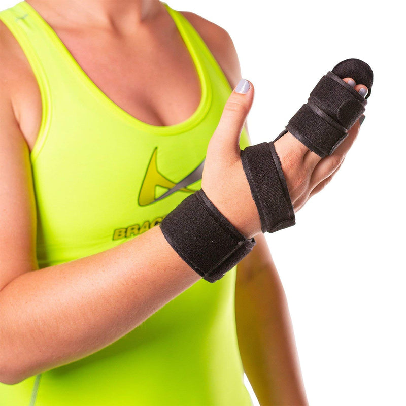 [Australia] - BraceAbility Two Finger Immobilizer - Hand and Buddy Splint Cast for Broken Joints, Mallet or Trigger Finger Extension, Sprains and Contractures to Straighten Middle, Index and Pinky Knuckles (S) Small (Pack of 1) 