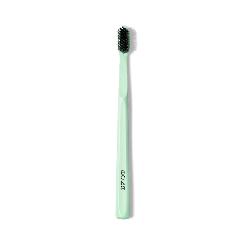 [Australia] - Boka Classic Manual Toothbrush with Extra Soft Activated-Charcoal, Tapered Bristles, Bioplastic Handle That Includes Travel Cap, Dentist-Approved, Great for Adults and Kids, Mint (Pack of 1) 