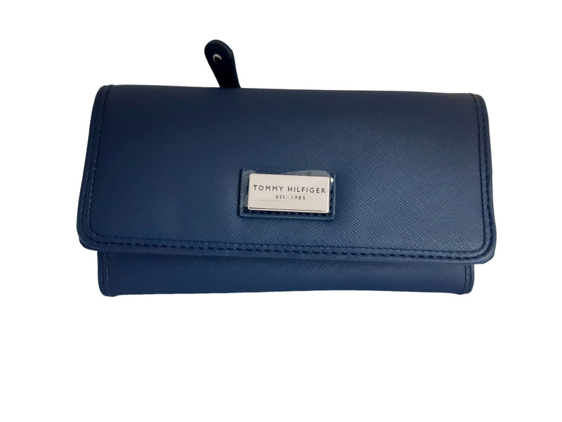 Tommy Hilfiger Zipped Wallet with Coin Holder and Card Holder for Passport and Vaccination Card, Blue, Unique, American