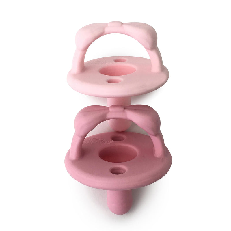 [Australia] - Itzy Ritzy Silicone Pacifiers for Ages 6-18 Months - Itzy Soother Pacifiers Feature Collapsible Handle & Two Air Holes for Added Safety; Set of 2 in Light Pink & Dark Pink, Ages 6-18 Months 