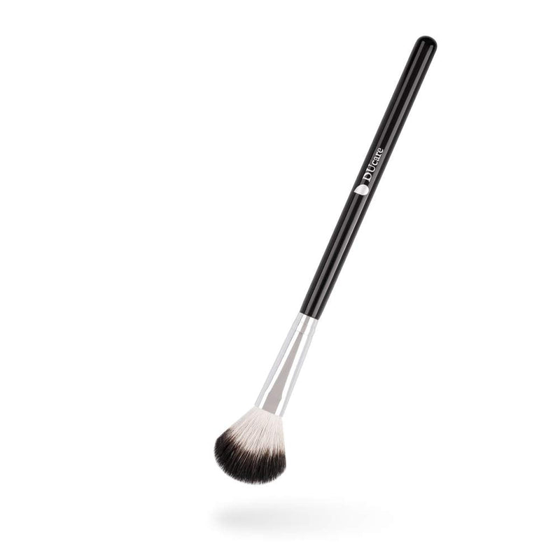 [Australia] - DUcare Highlighter Brush Makeup Brushes Fan Blending Eyeshadow Contouring Blush Brush Cosmetic Tool, 1Pcs Silvery&Black 