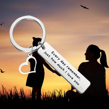 [Australia] - BEKECH Daughter Gift Daughter Keychain Every Day Remember Just How Much I Love You Daughter Jewelry Gift from Mom & Dad silver 