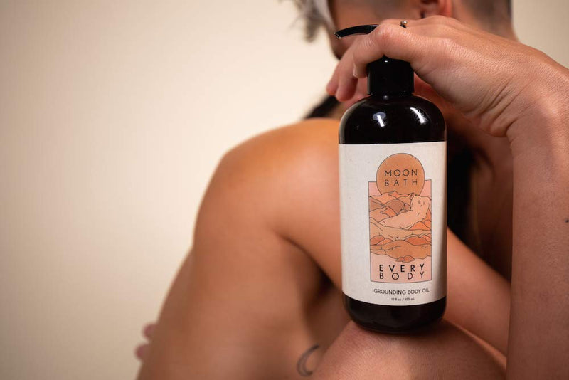 [Australia] - EVERY BODY Grounding Body Oil | Sunflower, Jojoba, Marula & Moringa Oils combined w/Sandalwood & Cypress to Calm, Nourish & Restore Skin. Organic & Clean Beauty. No Synthetic Fragrance, 12 oz. 