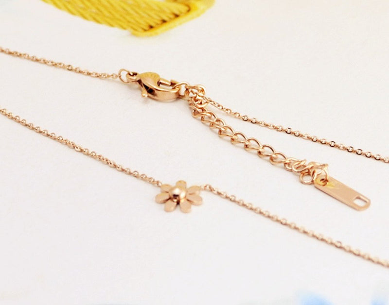 [Australia] - KESTYLE Womens Girls Fashion Stainless Steel Vintage Daisy Flower Pendant Necklace Rose Gold 