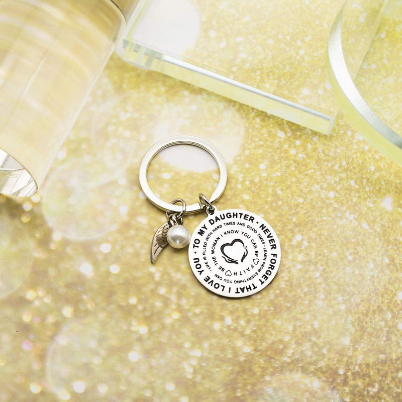 [Australia] - to My Daughter Keychain Gifts from Dad Mom Inspirational Encouragement Gift Never Forget That I Love You Forever Birthday Gift Graduation Family Pendant Charm Christmas Valentines Keyring 