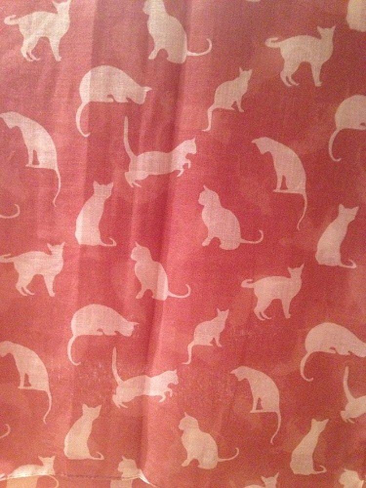 [Australia] - Pink with White Cats Scarf, Beautiful Design, Fantastic for The Animal Lover in us All 