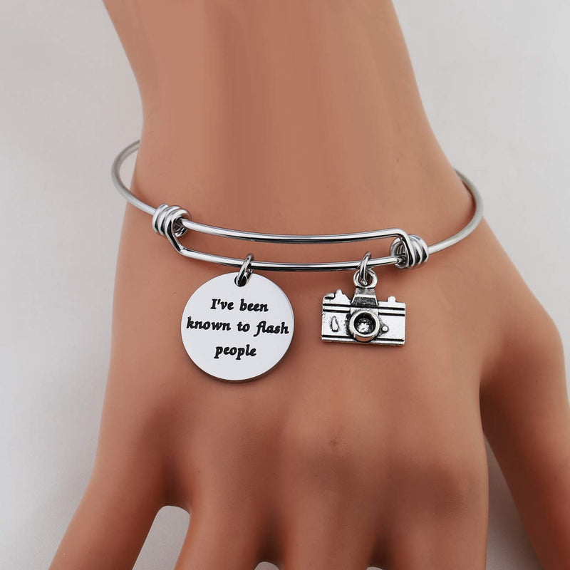 [Australia] - WUSUANED Photographer Keychain I've Been Known to Flash People Gift for Photographer camera bangle bracelet 