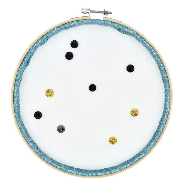 [Australia] - Wall Hanging Brooch Jewelry Storage Display Stand Enamel Pin Display Holder Earrings Necklace Glitter Pin Display Board with Stars, Pin Collection Display, Canvas/Leather Embroidery Hoop (Blue) Blue 