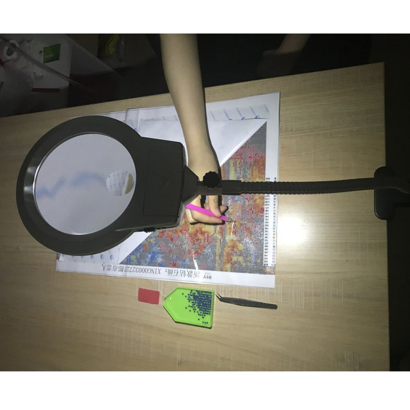 [Australia] - 5D Diamond Painting Tools Magnifier LED Light with Clamp, Folding Design with 1 Glass Lens 4X & 6X Magnifier 