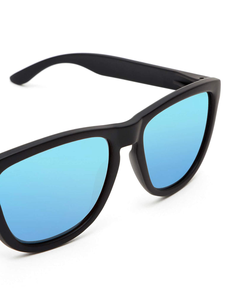 [Australia] - HAWKERS Sunglasses, Black, One Size 