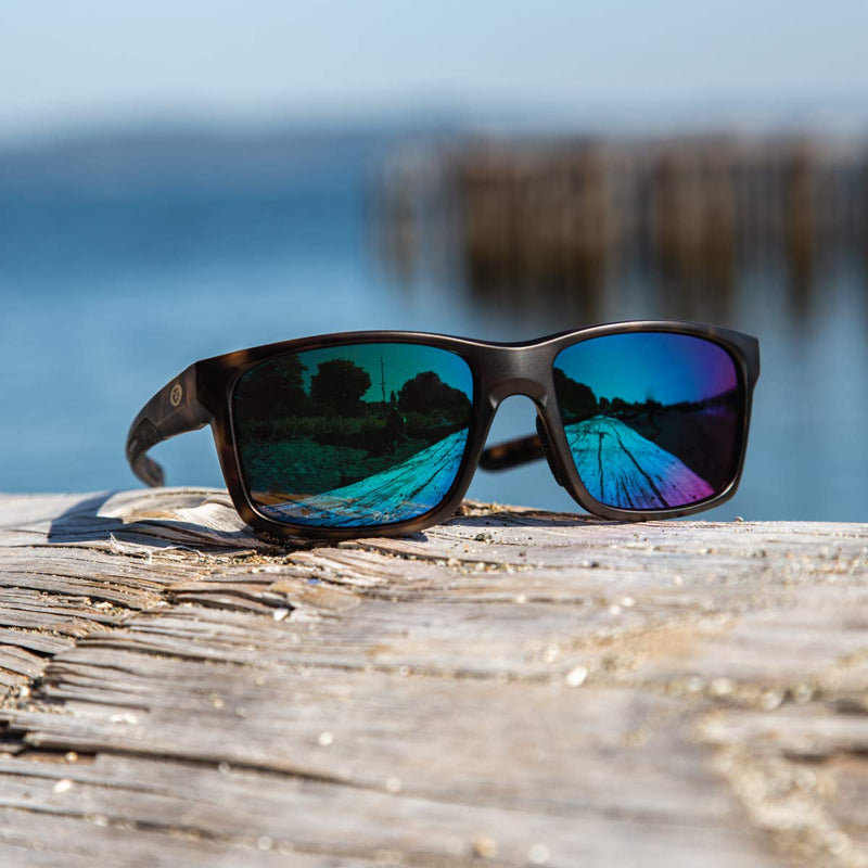 [Australia] - Flying Fisherman Freeline Polarized Sunglasses with AcuTint UV Blocker for Fishing and Outdoor Sports Matte Tortoise Frames/Amber-green Mirror Lenses 
