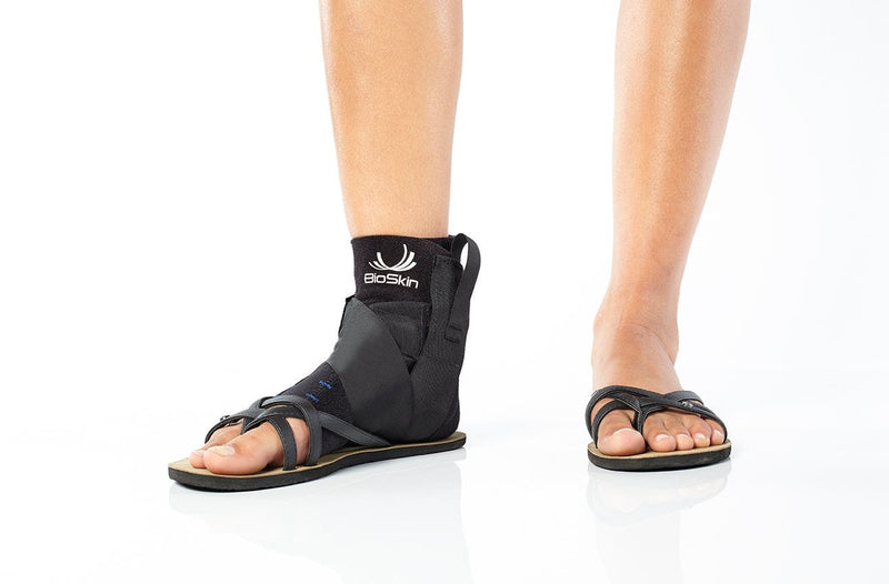 [Australia] - Premium Compression Ankle Brace with Gel - Swelling Control, Pain Relief, and Stabilization after Injury (M - L) - by BioSkin M - L 