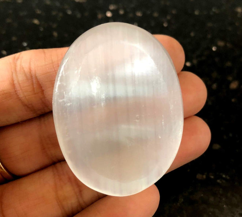 [Australia] - crystalmiracle Natural Selenite Worry Thumb Stone Crystal Healing Gemstone Reiki Gift Positive Energy Psychic Wellness Handcrafted 