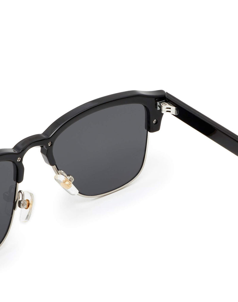 [Australia] - HAWKERS New Classic Sunglasses, Black, One Size 