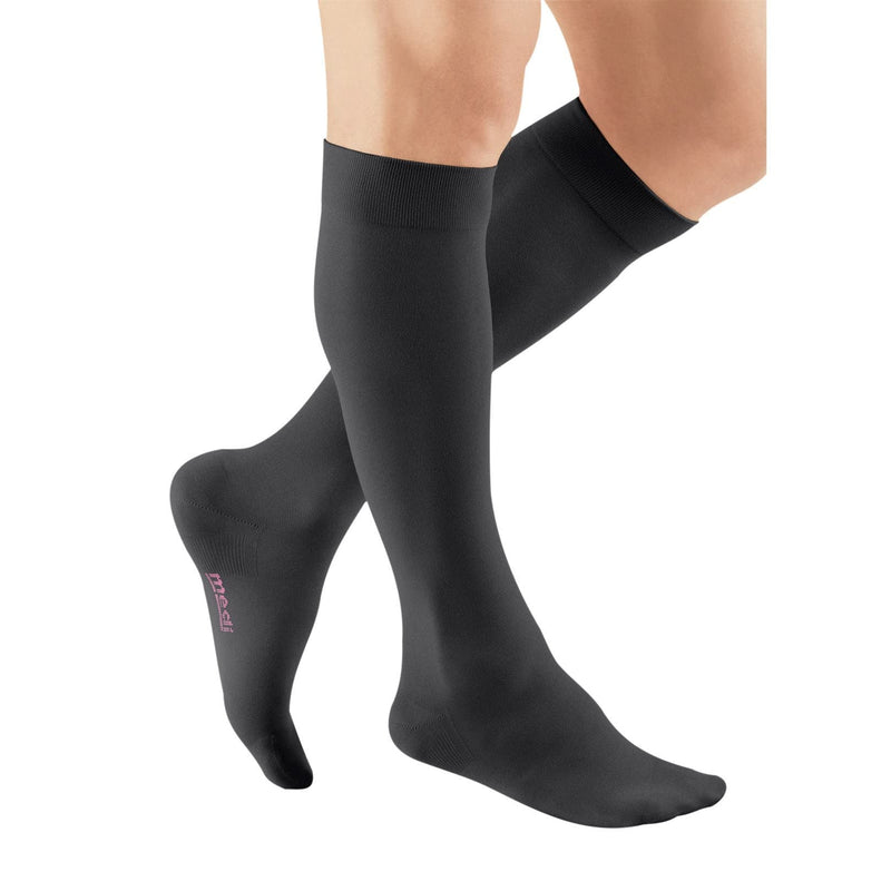 [Australia] - mediven plus for men & women, 20-30 mmHg, Calf High Compression Stocking, Closed Toe 3 Petite Beige 