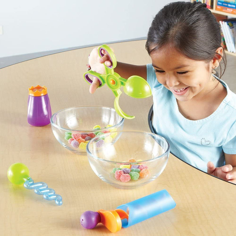 [Australia] - Learning Resources Sand & Water Fine Motor Set - 4 Pieces, Ages 3+ Toddler Learning Toys, Educational Toys for Toddlers, Fine Motor Tool Set, Sensory Toy, Sand Table Toys Sand & Water Set 