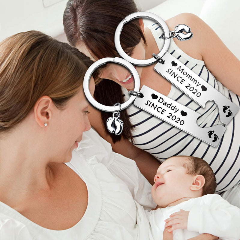[Australia] - BNQL New Mommy and Daddy Gifts Keychain Set Pregnancy Gifts for First Time Moms New Parents Gifts Pregnancy Announcement Gifts 
