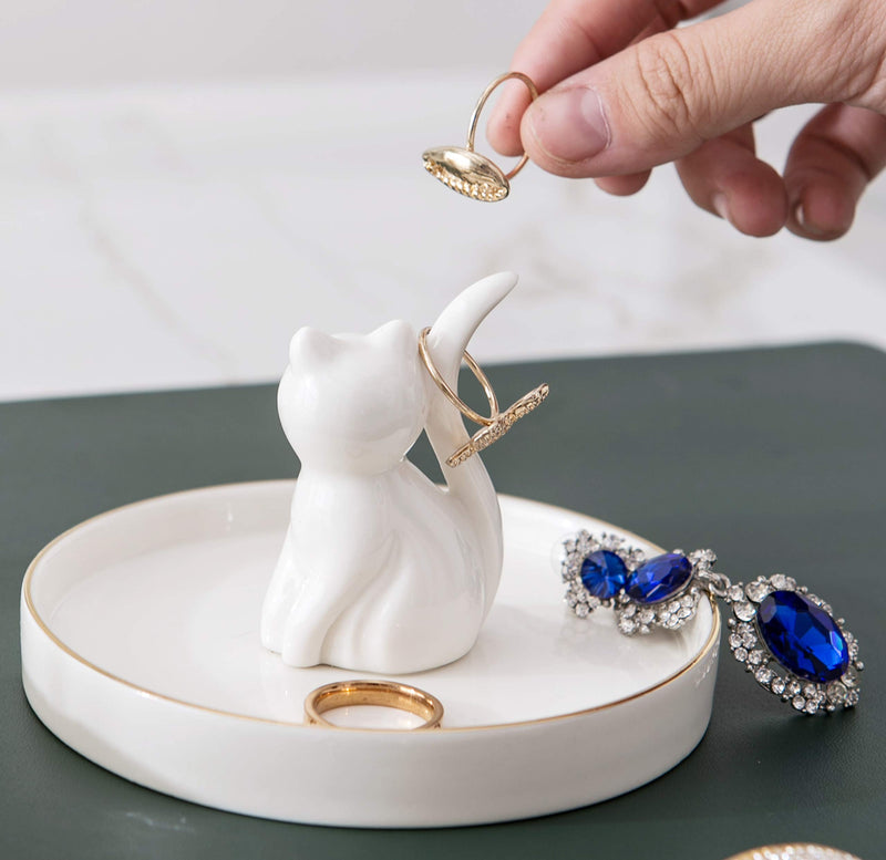 [Australia] - Adorable White Cat Ring Holder Ceramic Jewelry Tray Porcelain Trinket Dish for Wedding Engagement Gift Perfect for Holding Small Jewelries, Necklaces, Earrings, Bracelets (Lovely Kitty) 