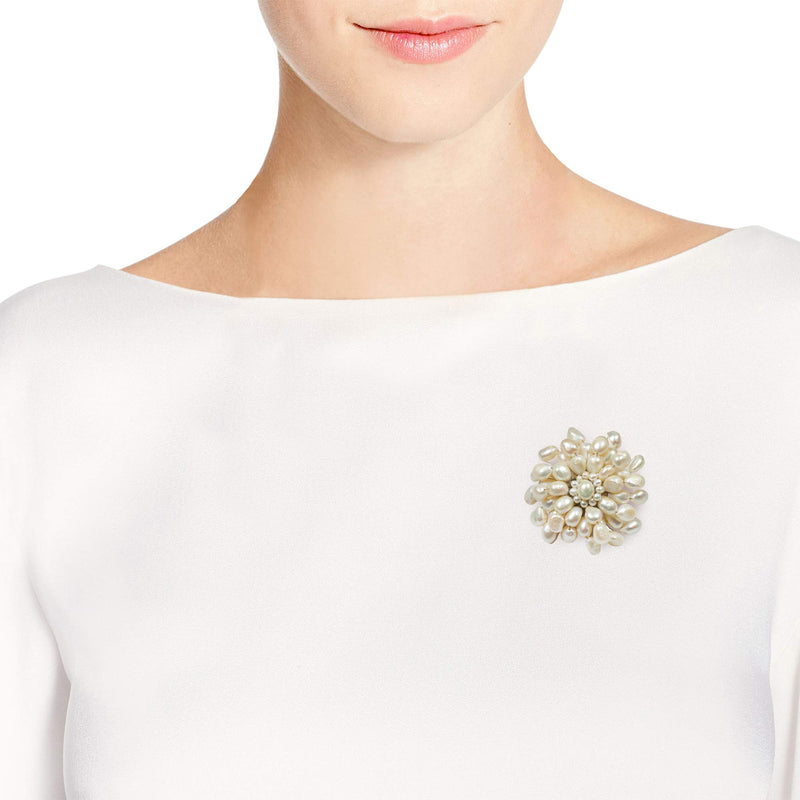 [Australia] - AeraVida Cultured Freshwater White Pearls Retro Floral Pin-Brooch 