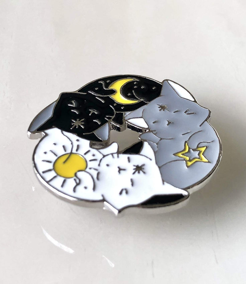 [Australia] - Avamie Three Cats Hugging Circle Enamel Lapel Pin, Yin and Yang Balance Original Design Cat Pin, for clothes, backpack, hat, handbag and collection 