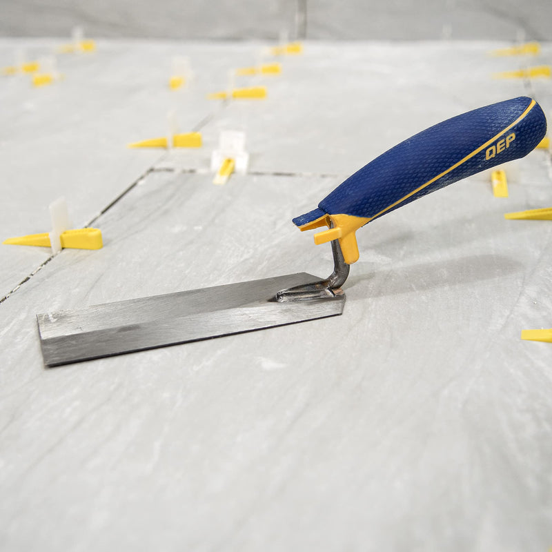 [Australia] - QEP 6 in. x 2 in. Comfort Grip Flat Margin Flooring Trowel with Bucket Hook, Silver (42112) 