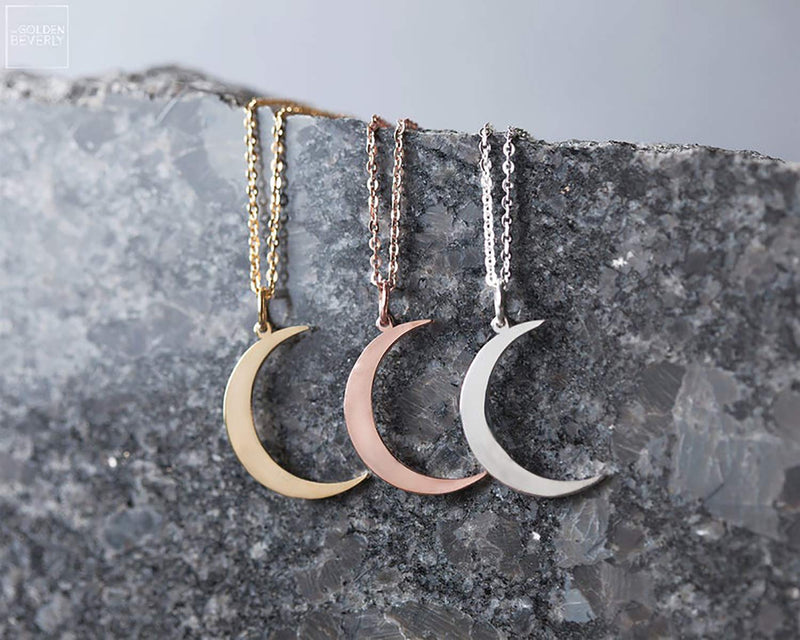 [Australia] - Glimmerst Crescent Moon Necklace, 18K Gold Plated Stainless Steel Crescent Moon Pendant Necklace Delicate Dainty Crescent Necklace for Women Girls 