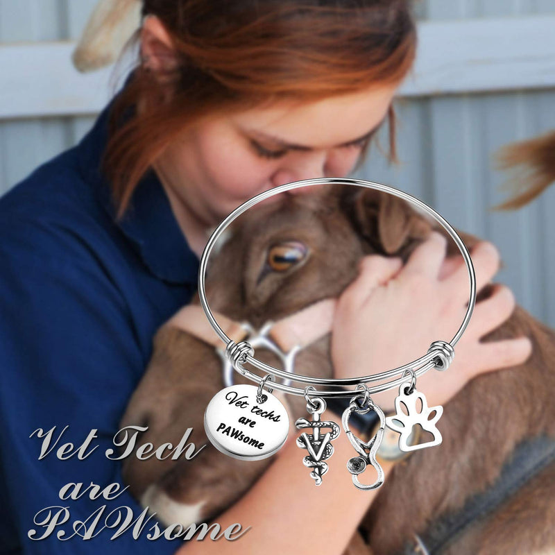[Australia] - MAOFAED Vet Techs Gift Veterinary Technician Gift Vet Techs are Pawsome Veterinarian Keychain Veterinarian Graduation Gift PAW some bracelet 