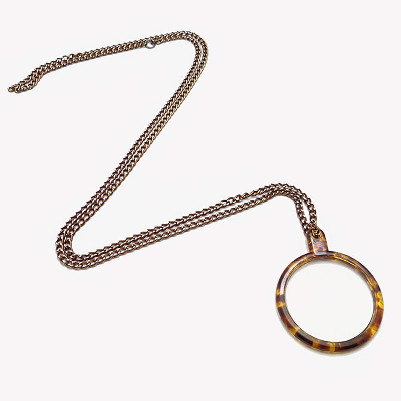 [Australia] - MAGDEPO 3X Pendant Necklace Magnifier Turtle Shell Pattern with 3X Card Lens for Reading Newspaper, Magazine, Map, Hobby, Inspects and Low Vision 