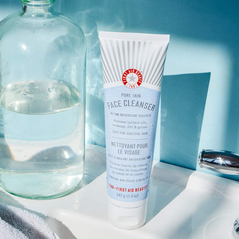 [Australia] - First Aid Beauty Pure Skin Face Cleanser, Sensitive Skin Cream Cleanser with Antioxidant Booster, 5 oz. 142 g (Pack of 1) 