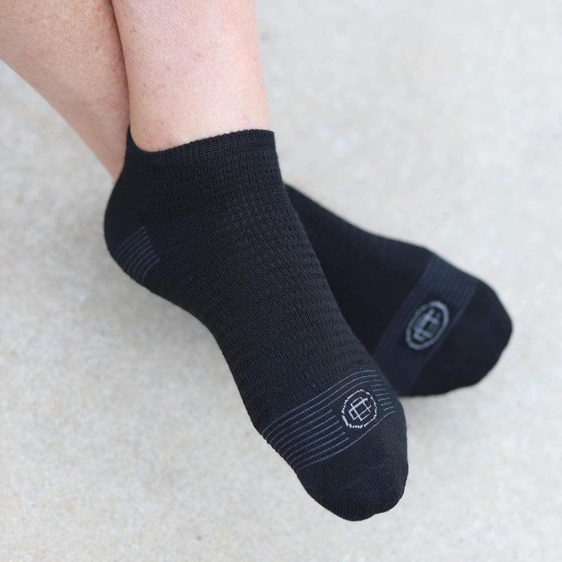 [Australia] - Doctor's Choice Diabetic Socks for Men, Seamless Ankle Socks with Non-Binding Top, Aloe Infused, Provides Extra Comfort for Gout, No Show, 2 Pairs, Black, Large, Size 10-13 