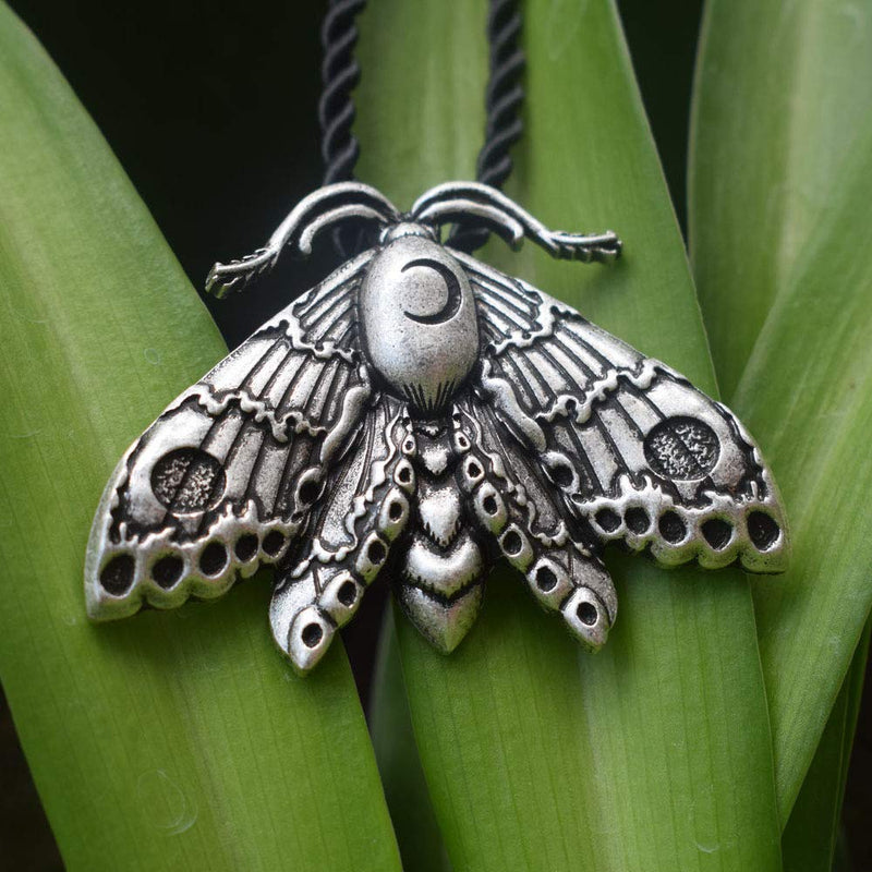 [Australia] - SanLan Death Head Moth Pendant Necklace Wicca Jewelry Goth Moth and The Moon 1-bronze 