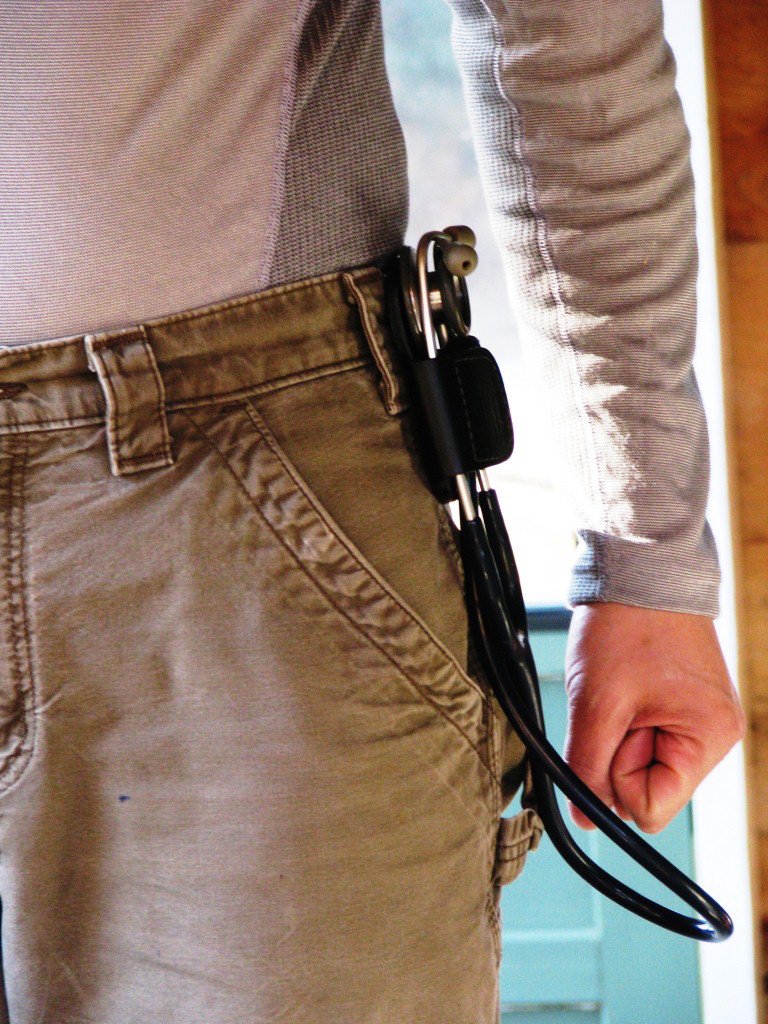 [Australia] - The BATCLIP (Black) - Premium Leather Handmade Clip-on Stethoscope Hip Holder; no More Neck Carrying, Loss, or Misplacement. Proudly Carry Your high-end Stethoscope with Taste and Style. Black 