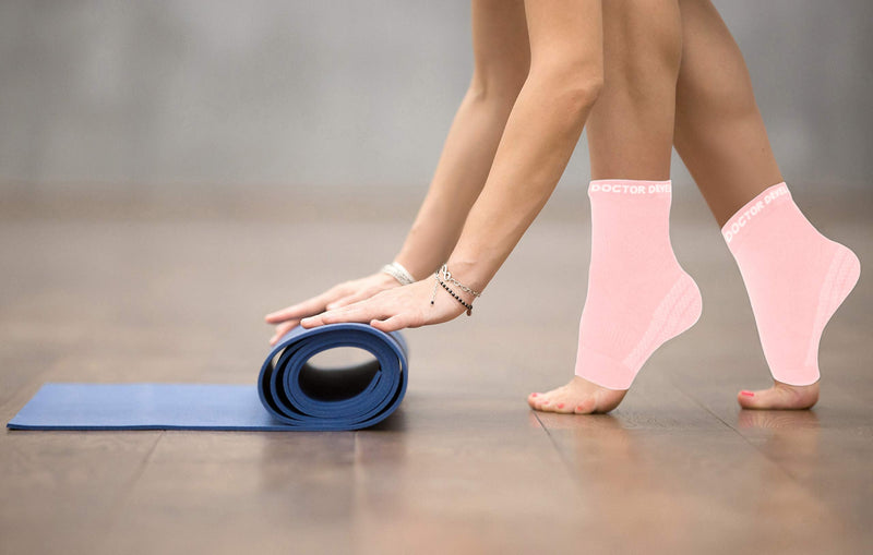 [Australia] - Doctor Developed Copper Infused Foot Compression Sleeves / Plantar Fasciitis Socks [PAIR] and Doctor Written Handbook Pink S 