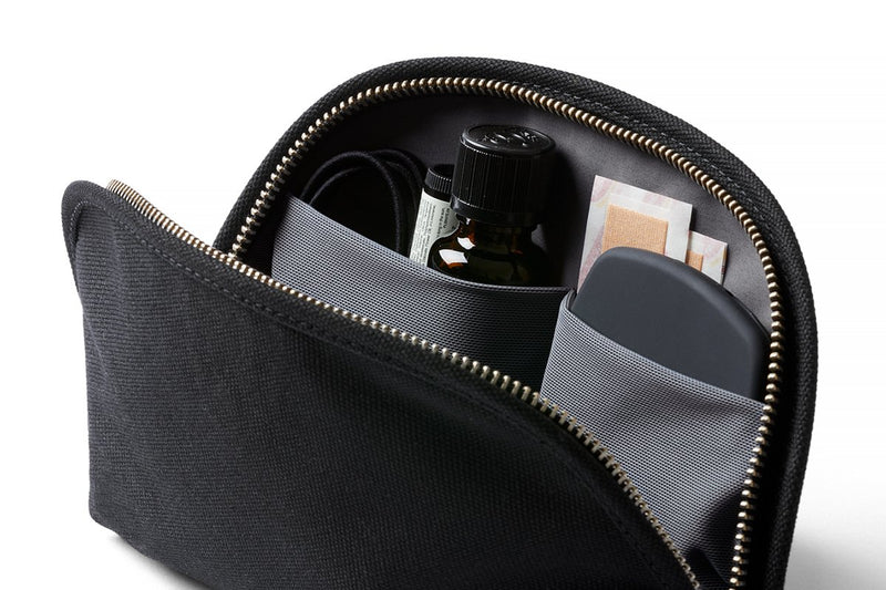 [Australia] - Bellroy Classic Pouch (EDC Zipper Travel Pouch, Water-resistant Woven Fabric, Holds Pencils, Pens, Tech & Personal Items, Internal Mesh Pockets) - Black 