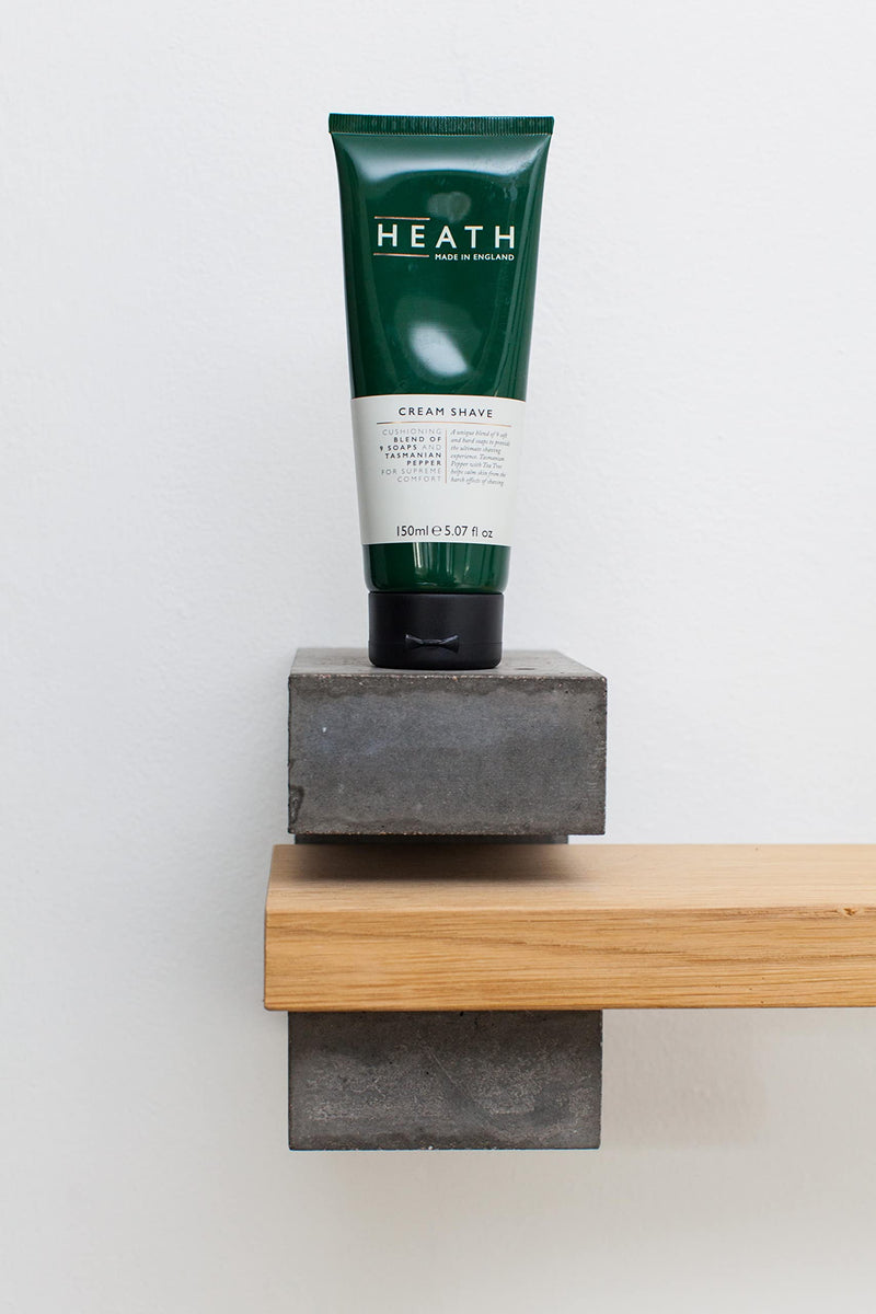 [Australia] - Heath Shave Cream - Blend of 9 Soaps - With Tasmanian Pepper, Tea Tree Oil and Glycerin - Vegan Friendly - Free from Parabens and Sulphates - Made in England - 150 ml 