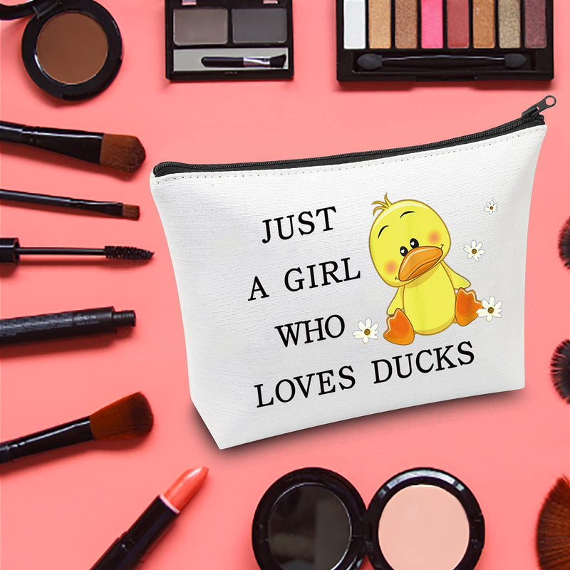 [Australia] - LEVLO Funny Duck Cosmetic Bag Animal Lover Gift Just A Girl Who Loves Ducks Makeup Zipper Pouch Bag Duck Lover Gift For Women Girls (Who Loves Ducks) 